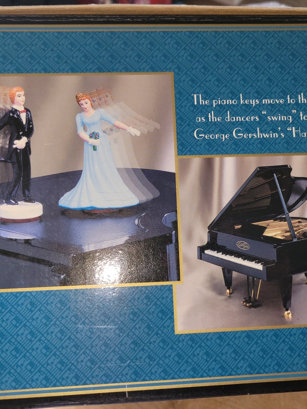 Piano Music Box Woth Dancing Figures